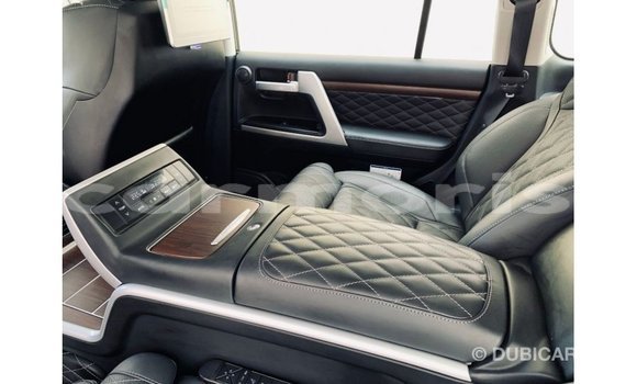 Acheter Import Voiture Toyota Land Cruiser Noir à Import - Dubai, Îles Agalega Acheter Import Voiture Toyota Land Cruiser Noir à Import - Dubai, Îles Agalega