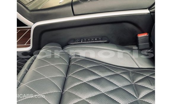 Acheter Import Voiture Toyota Land Cruiser Noir à Import - Dubai, Îles Agalega Acheter Import Voiture Toyota Land Cruiser Noir à Import - Dubai, Îles Agalega