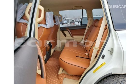 Acheter Import Voiture Toyota Prado Blanc à Import - Dubai, Îles Agalega Acheter Import Voiture Toyota Prado Blanc à Import - Dubai, Îles Agalega