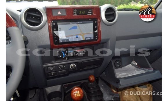 Acheter Import Voiture Toyota Land Cruiser Rouge à Import - Dubai, Îles Agalega Acheter Import Voiture Toyota Land Cruiser Rouge à Import - Dubai, Îles Agalega