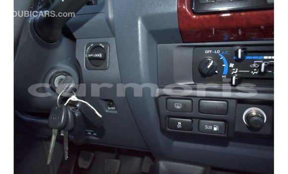 Acheter Import Voiture Toyota Land Cruiser Beige à Import - Dubai, Îles Agalega Acheter Import Voiture Toyota Land Cruiser Beige à Import - Dubai, Îles Agalega