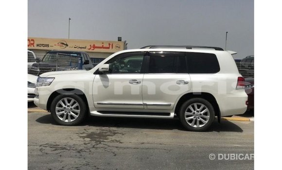 Buy Import Toyota Land Cruiser White Car in Import - Dubai in Agalega Islands Buy Import Toyota Land Cruiser White Car in Import - Dubai in Agalega Islands