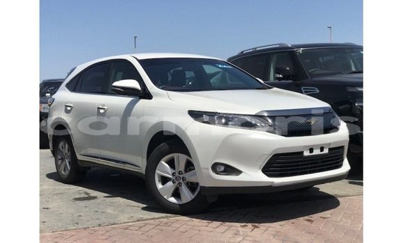 Acheter Import Voiture Toyota Harrier Blanc à Import - Dubai, Îles Agalega Acheter Import Voiture Toyota Harrier Blanc à Import - Dubai, Îles Agalega