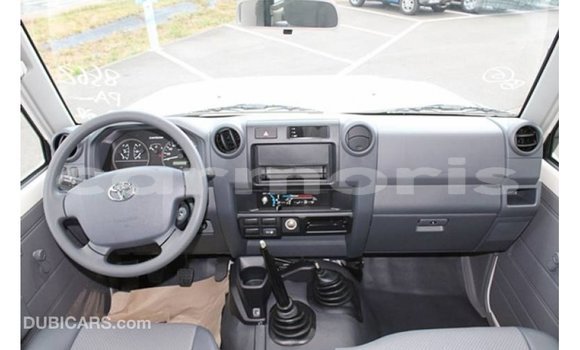 Buy Import Toyota Land Cruiser White Car in Import - Dubai in Agalega Islands Buy Import Toyota Land Cruiser White Car in Import - Dubai in Agalega Islands