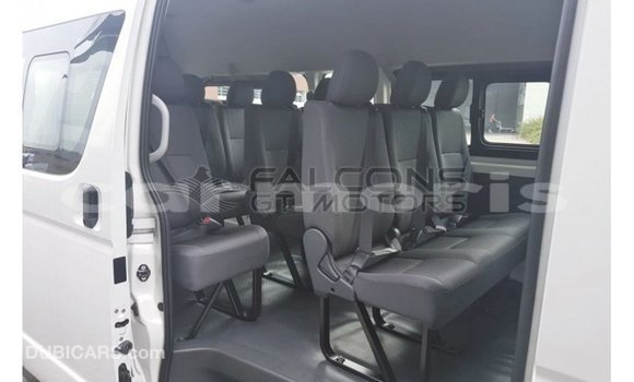 Acheter Import Voiture Toyota Hiace Blanc à Import - Dubai, Îles Agalega Acheter Import Voiture Toyota Hiace Blanc à Import - Dubai, Îles Agalega