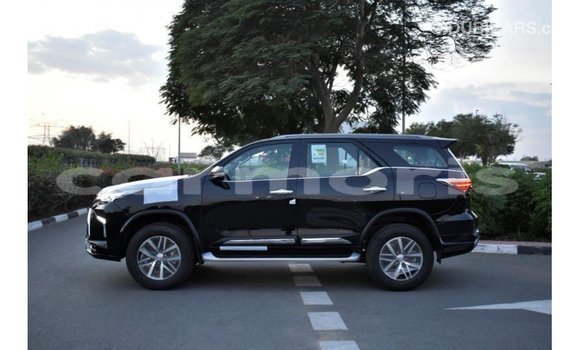 Acheter Import Voiture Toyota Fortuner Noir à Import - Dubai, Îles Agalega Acheter Import Voiture Toyota Fortuner Noir à Import - Dubai, Îles Agalega