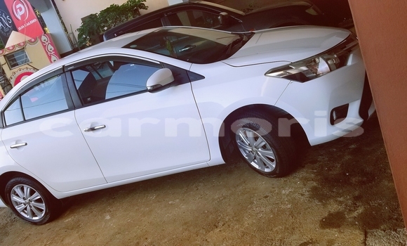 Acheter Occasion Voiture Toyota Yaris Blanc à Terre Rouge, Pamplempousses Acheter Occasion Voiture Toyota Yaris Blanc à Terre Rouge, Pamplempousses