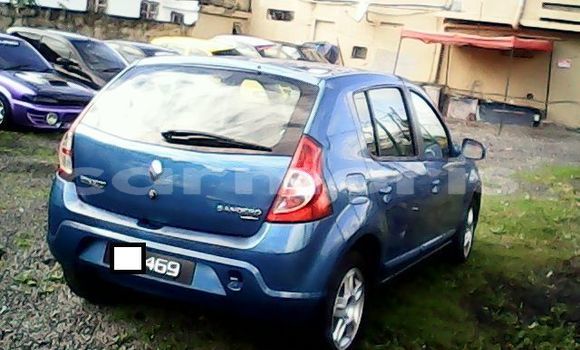 Acheter Occasion Voiture Renault Sandero Bleu à Saint Pierre, Moka Acheter Occasion Voiture Renault Sandero Bleu à Saint Pierre, Moka