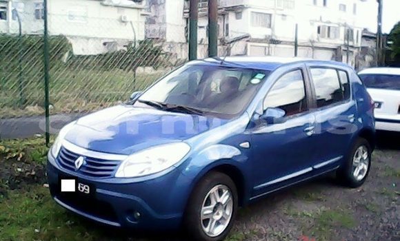 Acheter Occasion Voiture Renault Sandero Bleu à Saint Pierre, Moka Acheter Occasion Voiture Renault Sandero Bleu à Saint Pierre, Moka