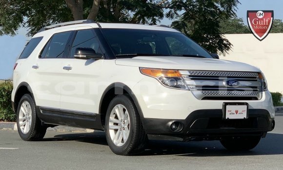 Buy Import Ford Explorer White Car in Import - Dubai in Agalega Islands