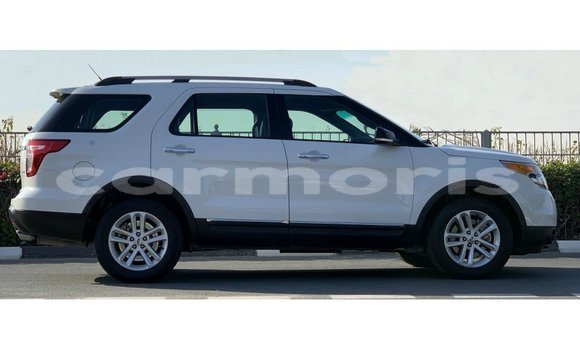 Buy Import Ford Explorer White Car in Import - Dubai in Agalega Islands Buy Import Ford Explorer White Car in Import - Dubai in Agalega Islands