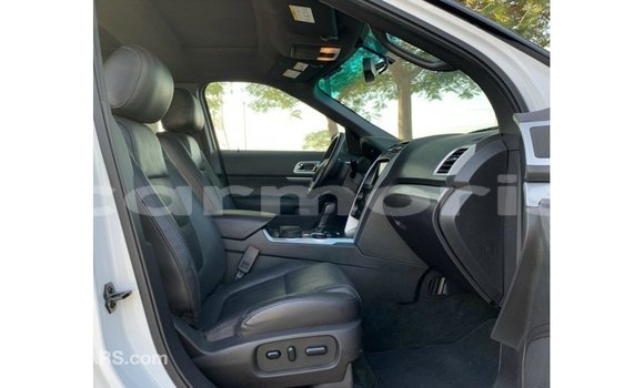 Buy Import Ford Explorer White Car in Import - Dubai in Agalega Islands Buy Import Ford Explorer White Car in Import - Dubai in Agalega Islands