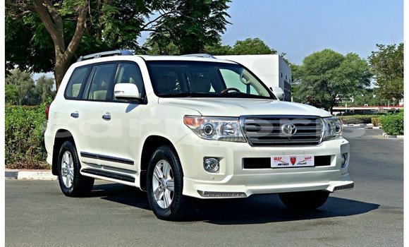Buy Import Toyota Land Cruiser White Car in Import - Dubai in Agalega Islands Buy Import Toyota Land Cruiser White Car in Import - Dubai in Agalega Islands