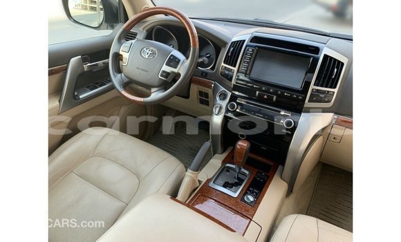 Buy Import Toyota Land Cruiser White Car in Import - Dubai in Agalega Islands Buy Import Toyota Land Cruiser White Car in Import - Dubai in Agalega Islands