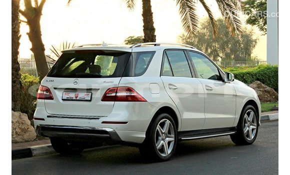 Buy Import Mercedes-Benz 190 White Car in Import - Dubai in Agalega Islands Buy Import Mercedes-Benz 190 White Car in Import - Dubai in Agalega Islands