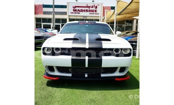 Buy Import Dodge Challenger White Car in Import - Dubai in Agalega Islands Buy Import Dodge Challenger White Car in Import - Dubai in Agalega Islands