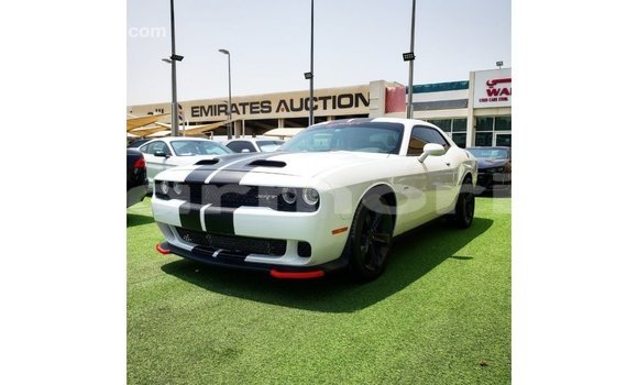 Buy Import Dodge Challenger White Car in Import - Dubai in Agalega Islands Buy Import Dodge Challenger White Car in Import - Dubai in Agalega Islands