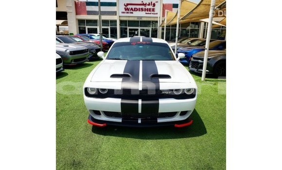 Buy Import Dodge Challenger White Car in Import - Dubai in Agalega Islands Buy Import Dodge Challenger White Car in Import - Dubai in Agalega Islands