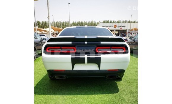 Buy Import Dodge Challenger White Car in Import - Dubai in Agalega Islands Buy Import Dodge Challenger White Car in Import - Dubai in Agalega Islands