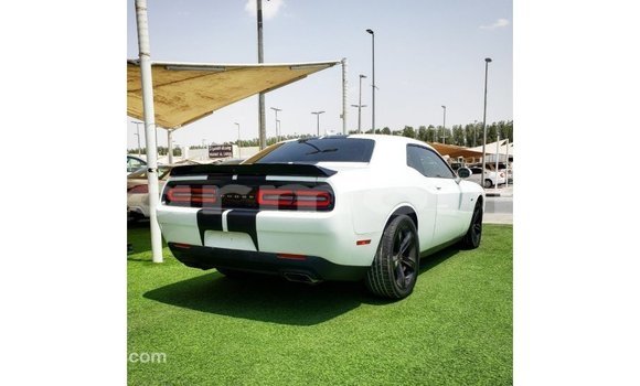 Buy Import Dodge Challenger White Car in Import - Dubai in Agalega Islands Buy Import Dodge Challenger White Car in Import - Dubai in Agalega Islands