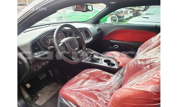 Buy Import Dodge Challenger White Car in Import - Dubai in Agalega Islands Buy Import Dodge Challenger White Car in Import - Dubai in Agalega Islands