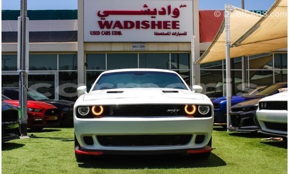 Buy Import Dodge Challenger White Car in Import - Dubai in Agalega Islands Buy Import Dodge Challenger White Car in Import - Dubai in Agalega Islands