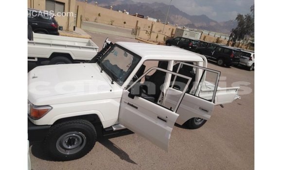 Buy Import Toyota Land Cruiser White Car in Import - Dubai in Agalega Islands Buy Import Toyota Land Cruiser White Car in Import - Dubai in Agalega Islands