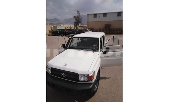 Buy Import Toyota Land Cruiser White Car in Import - Dubai in Agalega Islands Buy Import Toyota Land Cruiser White Car in Import - Dubai in Agalega Islands
