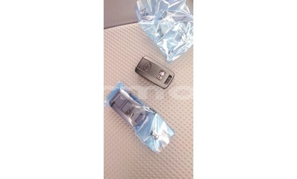 Buy Import Toyota Land Cruiser White Car in Import - Dubai in Agalega Islands Buy Import Toyota Land Cruiser White Car in Import - Dubai in Agalega Islands