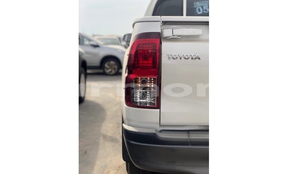 Buy Import Toyota Hilux White Car in Import - Dubai in Agalega Islands Buy Import Toyota Hilux White Car in Import - Dubai in Agalega Islands