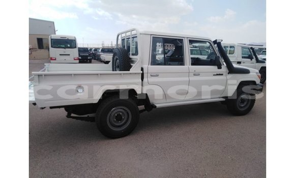 Buy Import Toyota Land Cruiser White Car in Import - Dubai in Agalega Islands Buy Import Toyota Land Cruiser White Car in Import - Dubai in Agalega Islands