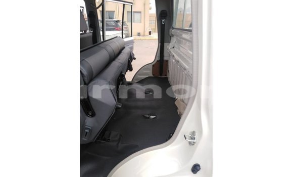 Buy Import Toyota Land Cruiser White Car in Import - Dubai in Agalega Islands Buy Import Toyota Land Cruiser White Car in Import - Dubai in Agalega Islands