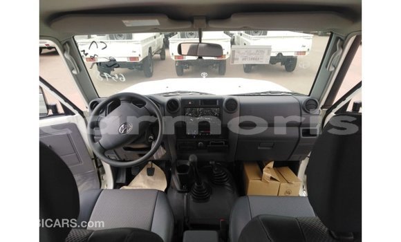Buy Import Toyota Land Cruiser White Car in Import - Dubai in Agalega Islands Buy Import Toyota Land Cruiser White Car in Import - Dubai in Agalega Islands