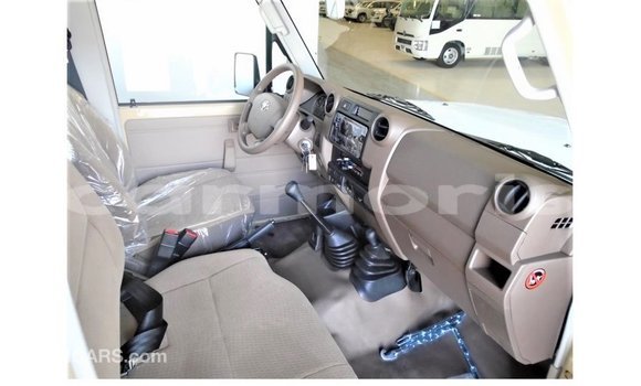 Buy Import Toyota Land Cruiser Beige Car in Import - Dubai in Agalega Islands Buy Import Toyota Land Cruiser Beige Car in Import - Dubai in Agalega Islands