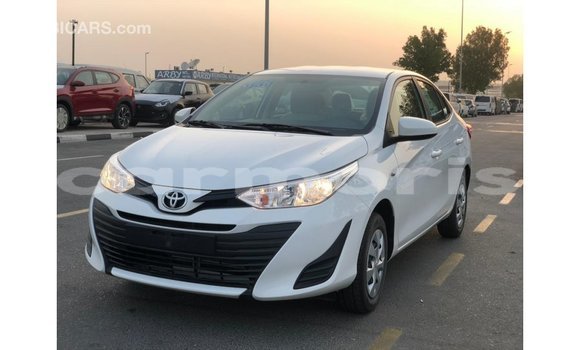 Buy Import Toyota DA White Truck in Import - Dubai in Agalega Islands Buy Import Toyota DA White Truck in Import - Dubai in Agalega Islands
