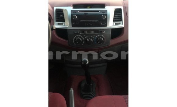 Buy Import Toyota Hilux White Car in Import - Dubai in Agalega Islands Buy Import Toyota Hilux White Car in Import - Dubai in Agalega Islands