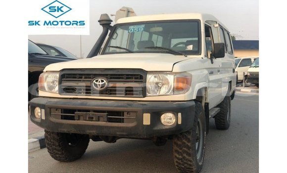 Acheter Import Voiture Toyota Land Cruiser Blanc à Import - Dubai, Îles Agalega Acheter Import Voiture Toyota Land Cruiser Blanc à Import - Dubai, Îles Agalega