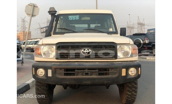 Buy Import Toyota Land Cruiser White Car in Import - Dubai in Agalega Islands Buy Import Toyota Land Cruiser White Car in Import - Dubai in Agalega Islands
