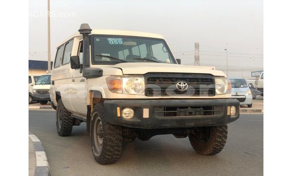 Buy Import Toyota Land Cruiser White Car in Import - Dubai in Agalega Islands Buy Import Toyota Land Cruiser White Car in Import - Dubai in Agalega Islands