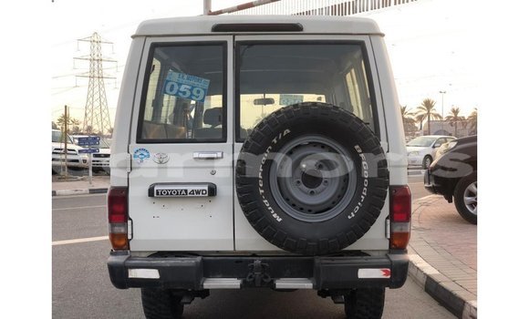 Buy Import Toyota Land Cruiser White Car in Import - Dubai in Agalega Islands Buy Import Toyota Land Cruiser White Car in Import - Dubai in Agalega Islands
