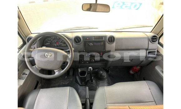 Buy Import Toyota Land Cruiser White Car in Import - Dubai in Agalega Islands Buy Import Toyota Land Cruiser White Car in Import - Dubai in Agalega Islands