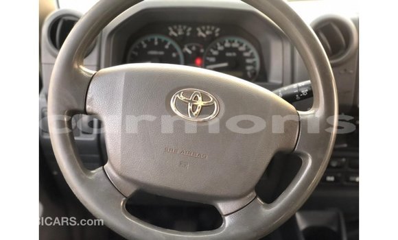 Buy Import Toyota Land Cruiser White Car in Import - Dubai in Agalega Islands Buy Import Toyota Land Cruiser White Car in Import - Dubai in Agalega Islands