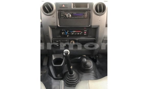 Buy Import Toyota Land Cruiser White Car in Import - Dubai in Agalega Islands Buy Import Toyota Land Cruiser White Car in Import - Dubai in Agalega Islands