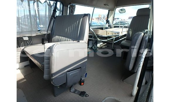 Buy Import Nissan Caravan White Car in Import - Dubai in Agalega Islands Buy Import Nissan Caravan White Car in Import - Dubai in Agalega Islands