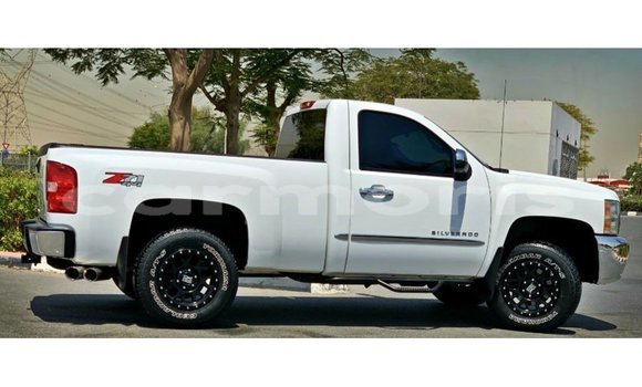 Buy Import Chevrolet Silverado White Car in Import - Dubai in Agalega Islands Buy Import Chevrolet Silverado White Car in Import - Dubai in Agalega Islands