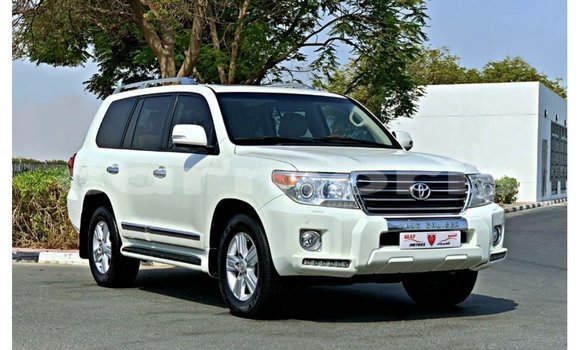 Buy Import Toyota Land Cruiser White Car in Import - Dubai in Agalega Islands Buy Import Toyota Land Cruiser White Car in Import - Dubai in Agalega Islands