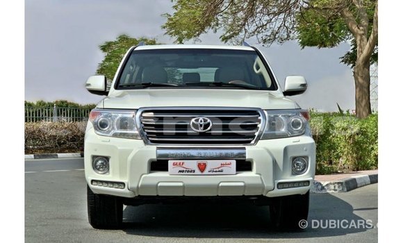 Acheter Import Voiture Toyota Land Cruiser Blanc à Import - Dubai, Îles Agalega Acheter Import Voiture Toyota Land Cruiser Blanc à Import - Dubai, Îles Agalega