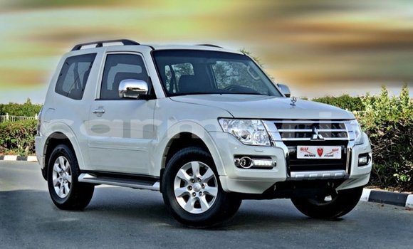 Buy Import Mitsubishi Pajero White Car in Import - Dubai in Agalega Islands