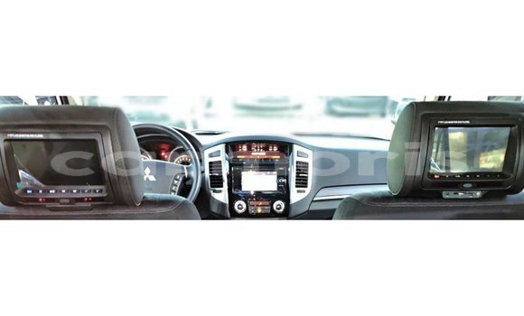 Buy Import Mitsubishi Pajero White Car in Import - Dubai in Agalega Islands Buy Import Mitsubishi Pajero White Car in Import - Dubai in Agalega Islands