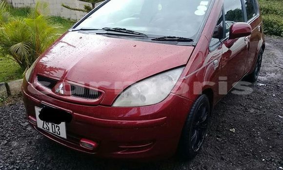 Buy Used Mitsubishi Colt Red Car in Curepipe in Plaines Wilhems District